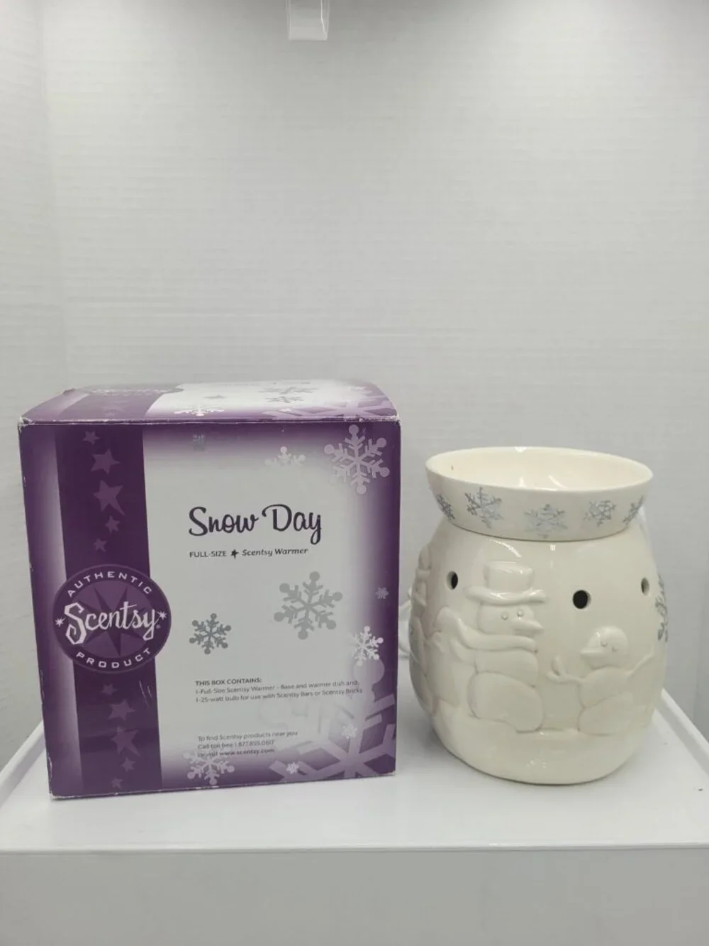 Scentsy Snow Day Winter Holiday Collection FullSize Wax Warmer Retired Snowflake